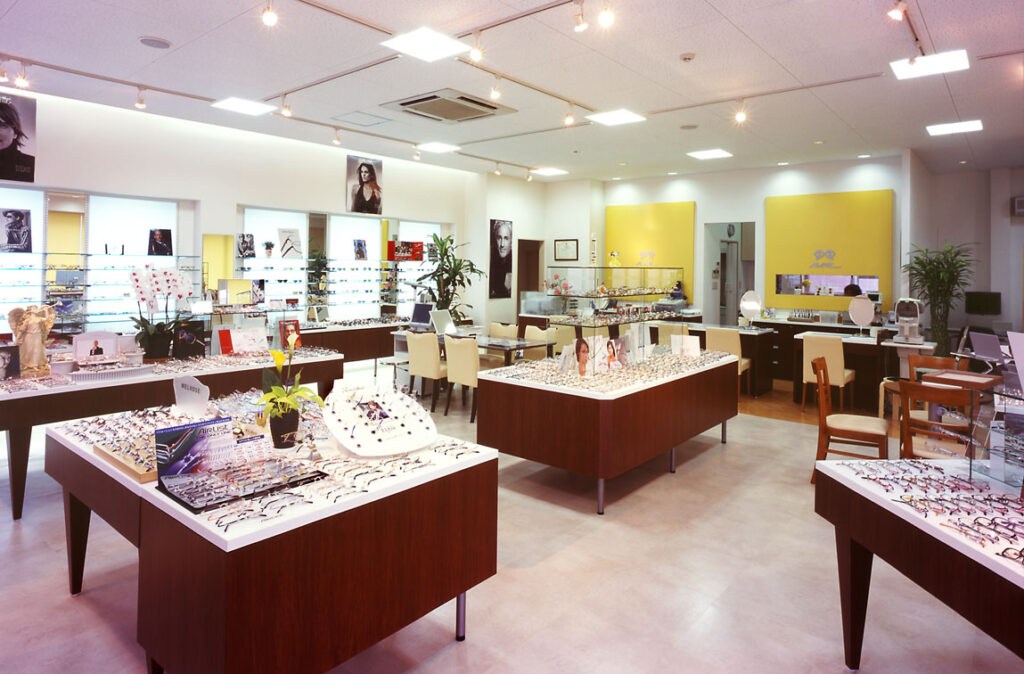 メガネアベール店内01